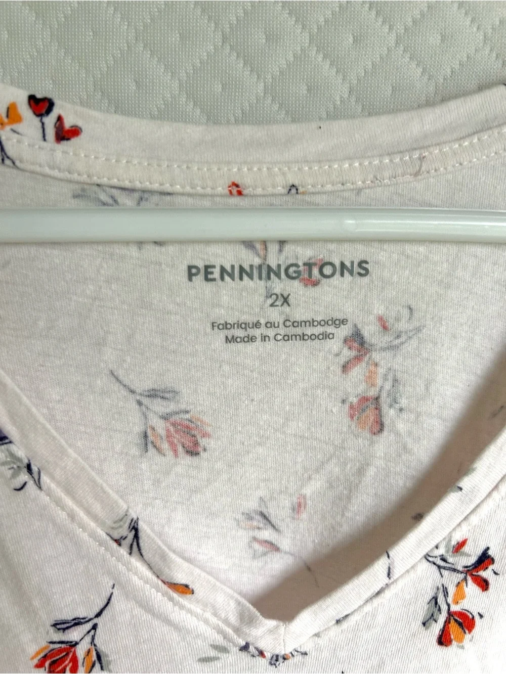Penningtons Cream V-Neck Short Sleeve Top with Red & Navy Floral Print - Picture 2 of 4